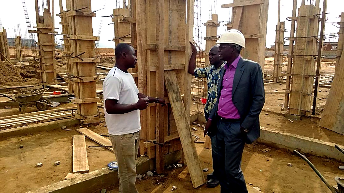 Échange technique au cœur du chantier