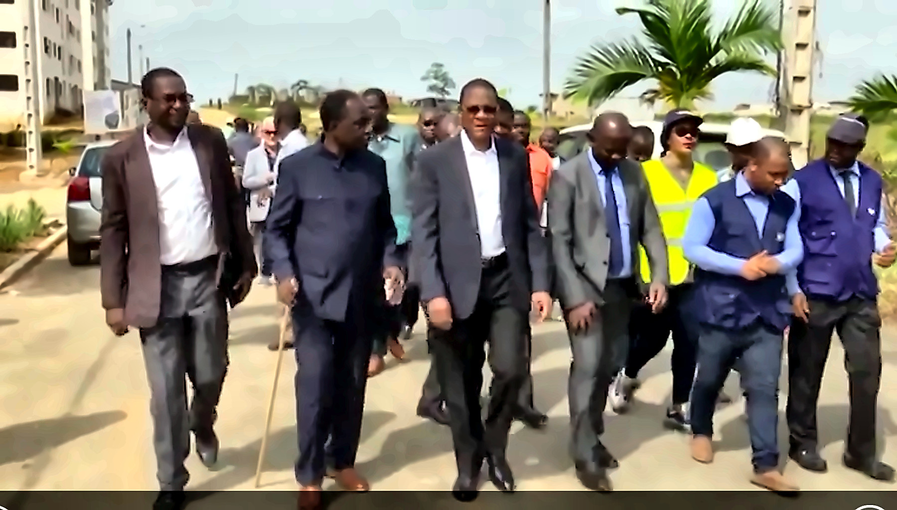 Visite officielle de site avec délégation institutionnelle